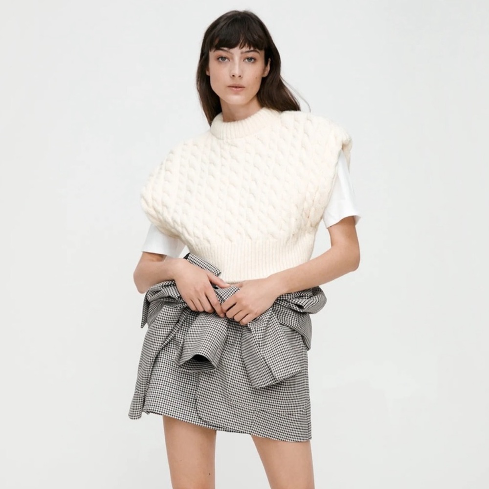 Zara Cable Knit Cropped Vest